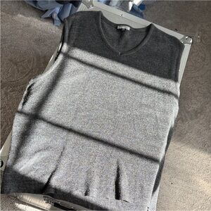 Doc & Amelia Men's V-Neck Charcoal Sweater Vest